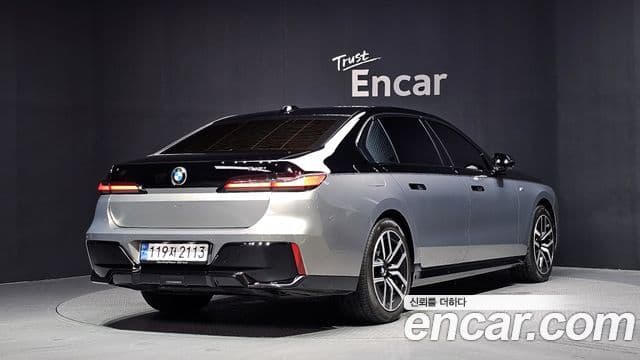 BMW 7 Series 2022 — ფოტო 2/20