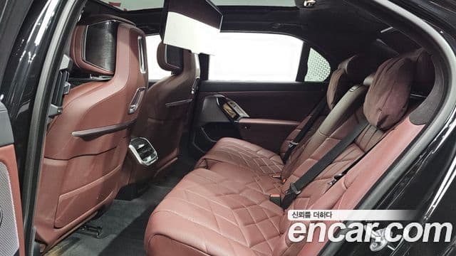 BMW 7 Series 2022 — ფოტო 12/20