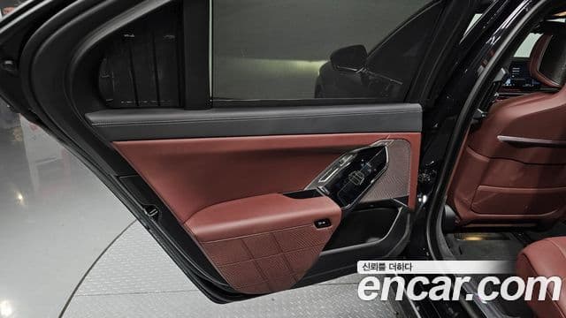BMW 7 Series 2022 — Photo 15/34