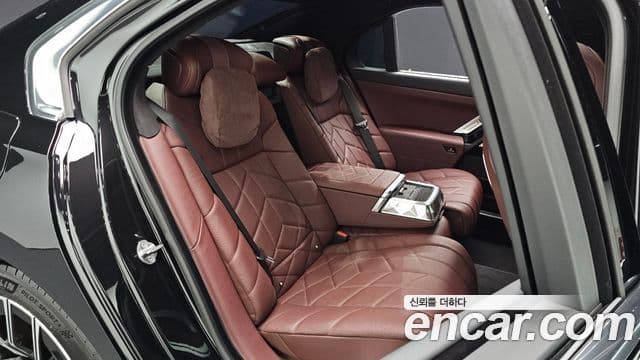 BMW 7 Series 2022 — Photo 13/34
