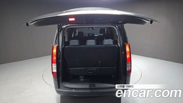 Hyundai Staria 2026 — ფოტო 19/20