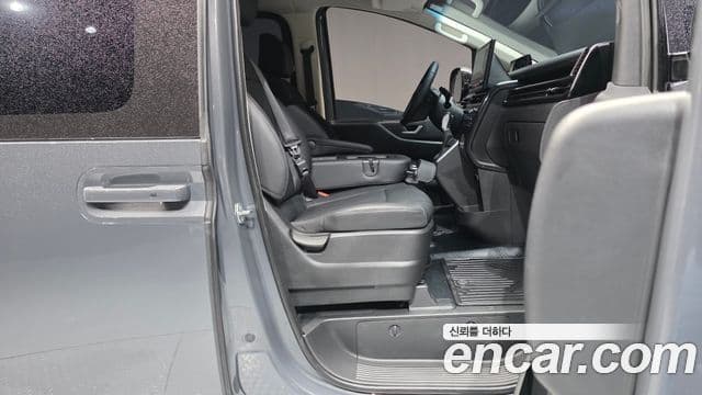 Hyundai Staria 2026 — Photo 5/31