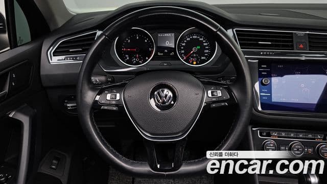 Volkswagen Tiguan 2020 — Фото 13/20