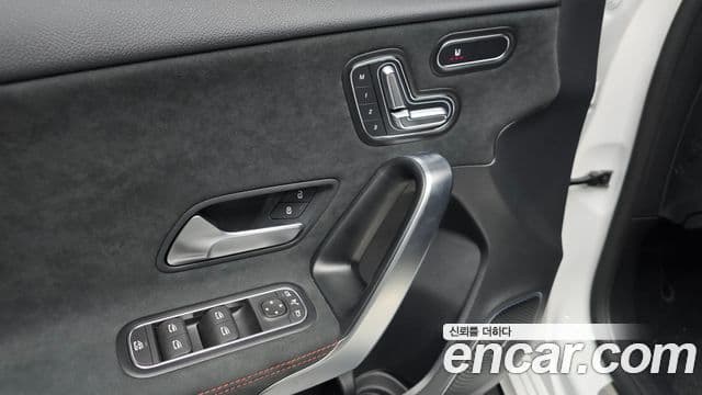 Mercedes-Benz A-Class 2025 — ფოტო 15/20