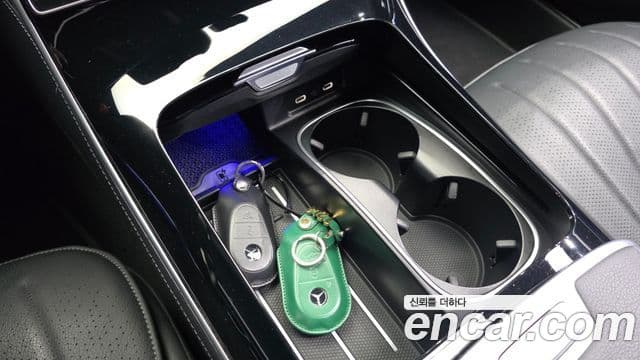 Mercedes-Benz S-Class 2022 — Photo 12/37