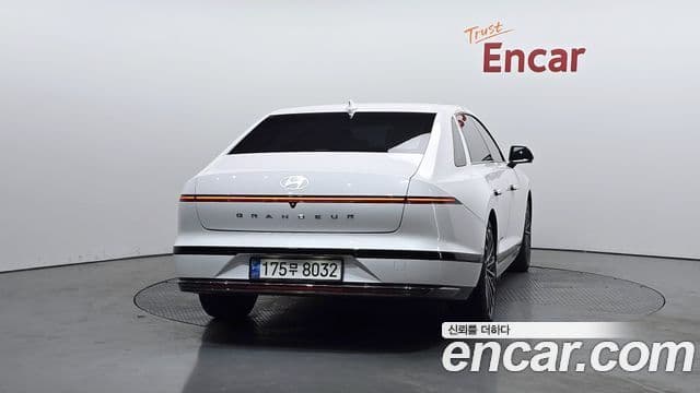Hyundai Grandeur 2023 — ფოტო 4/20
