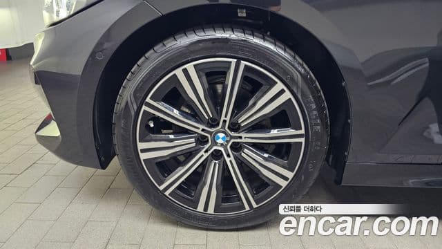 BMW 3 Series 2025 — фото 5 из 20