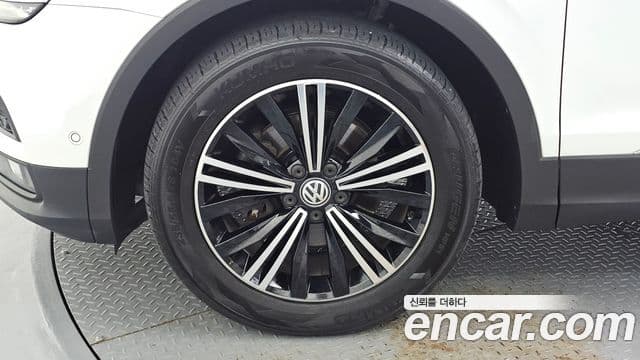 Volkswagen Tiguan 2020 — Фото 5/20