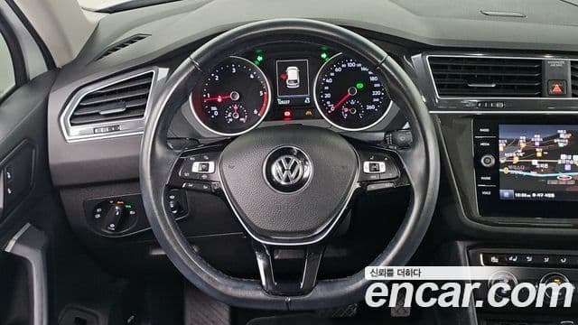 Volkswagen Tiguan 2020 — Фото 11/20