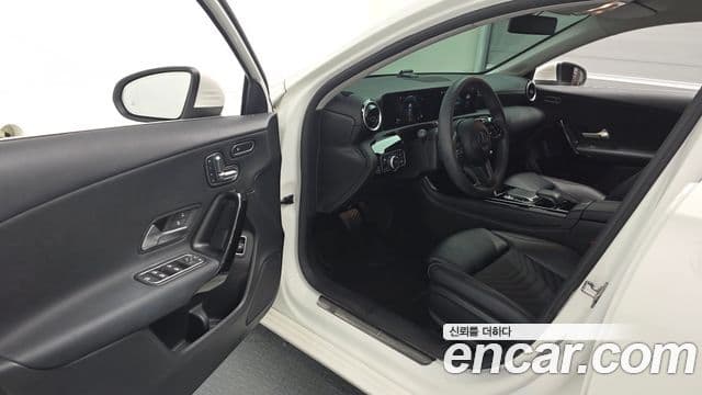 Mercedes-Benz A-Class 2020 — Şəkil 10/20