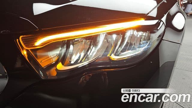 Mercedes-Benz E-Class 2025 — Photo 10/34