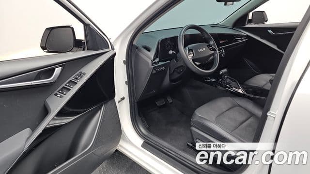 Kia Niro 2022 — ფოტო 10/20