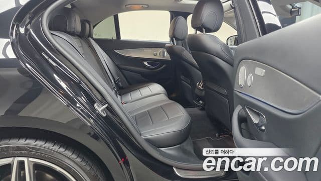 Mercedes-Benz E-Class 2019 — Şəkil 11/20