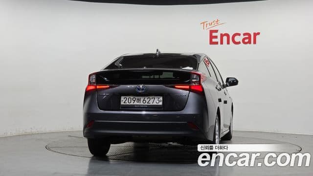 Toyota Prius 2021 — Şəkil 4/20