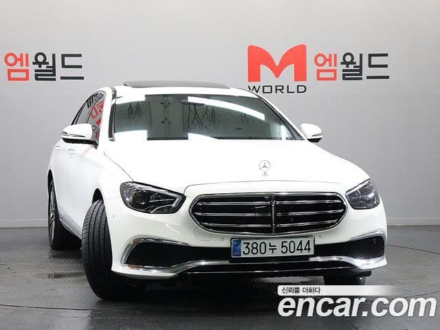 Mercedes-Benz E-Class 2023 — ფოტო 1/20