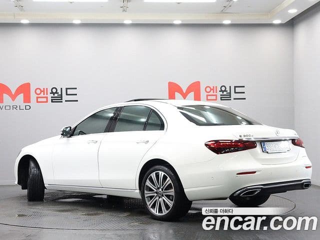 Mercedes-Benz E-Class 2023 — ფოტო 2/20