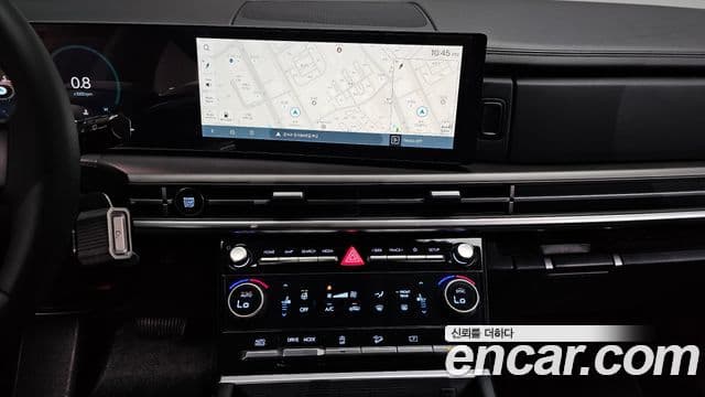 Hyundai Santa Fe 2023 — Фото 17/20