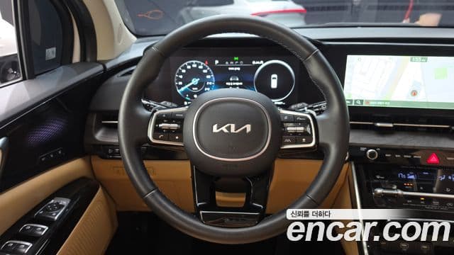Kia Carnival 2023 — ფოტო 13/20