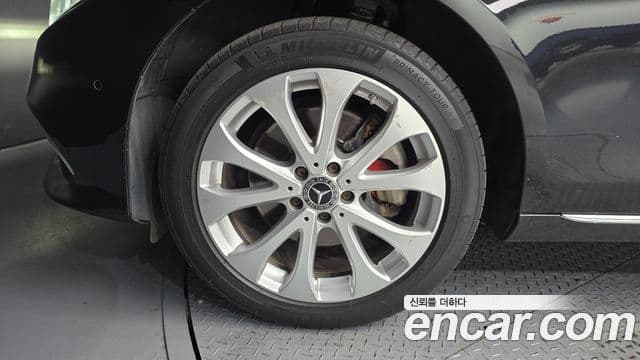Mercedes-Benz E-Class 2020 — ფოტო 4/20