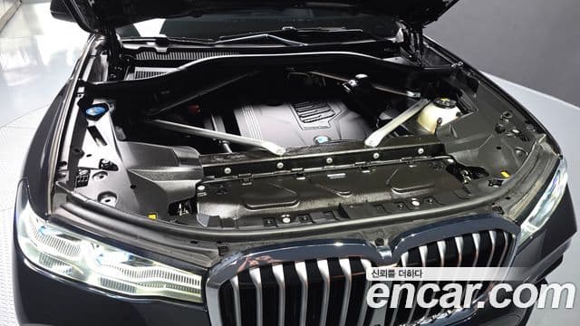 BMW X7 2022 — ფოტო 6/20