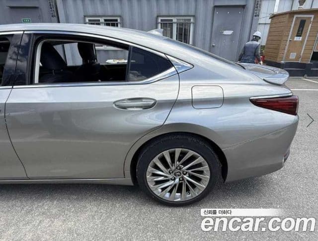 Lexus ES300h 2022 — Şəkil 3/14
