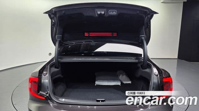 Volvo S90 2021 — фото 20 из 20