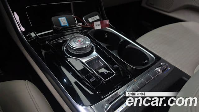 Kia Carnival 2021 — фото 9 из 20