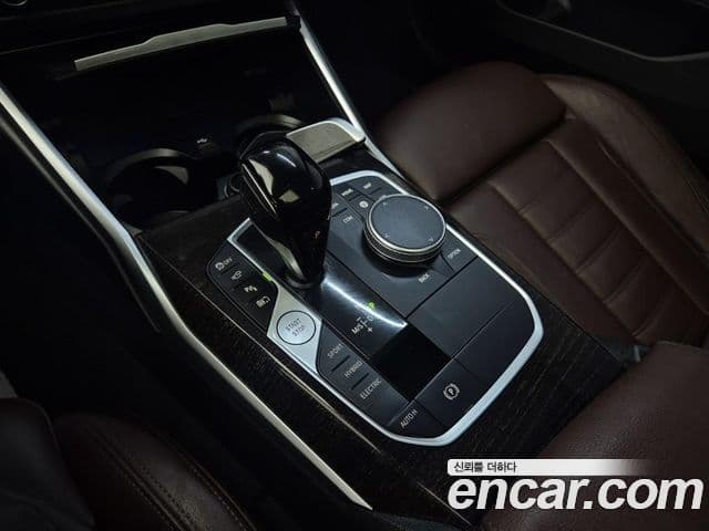 BMW 3 Series 2022 — фото 9 из 18