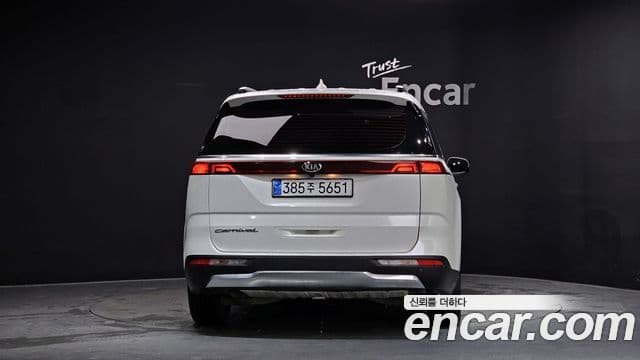 Kia Carnival 2021 — Фото 4/20
