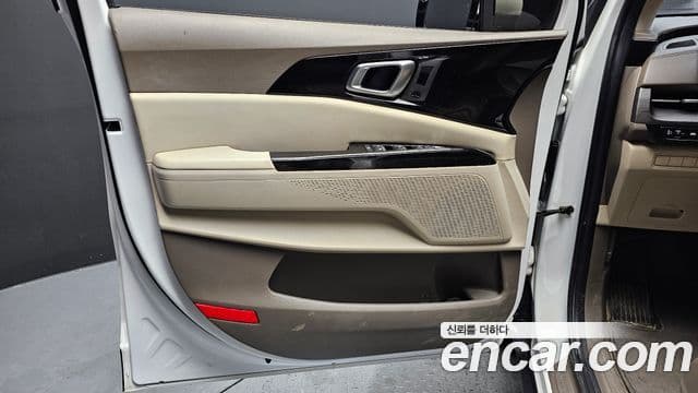 Kia Carnival 2021 — Photo 13/30