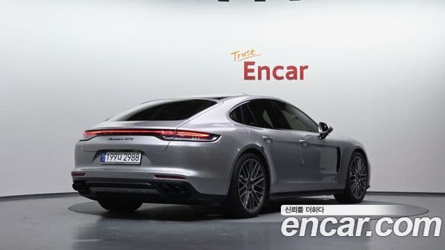 Porsche Panamera 2024 — ფოტო 1/20