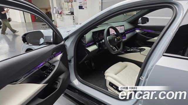 BMW 5 Series 2025 — Şəkil 10/20