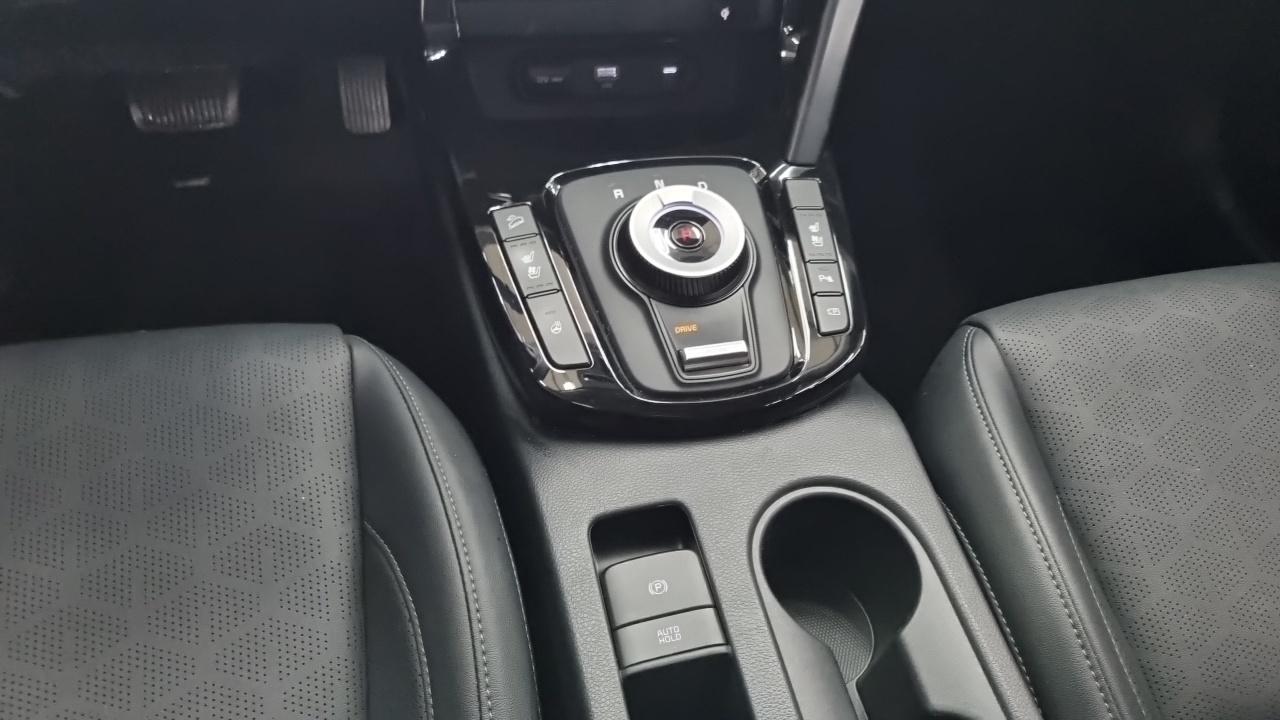 Kia Seltos 2025 — Şəkil 8/18