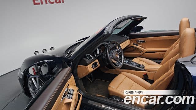 Porsche 718 Boxster 2021 — фото 10 из 20