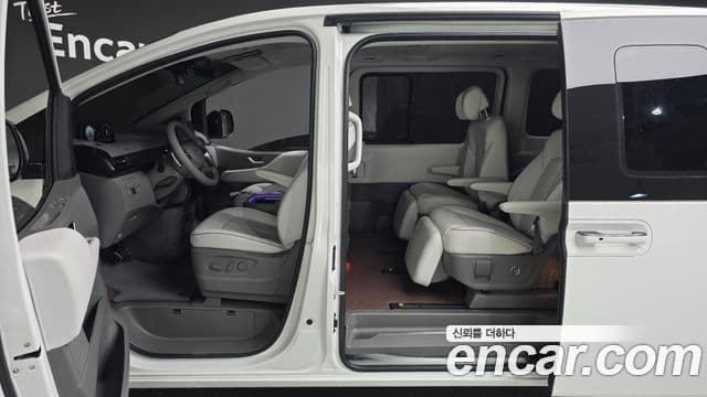 Hyundai Staria 2025 — Şəkil 16/20