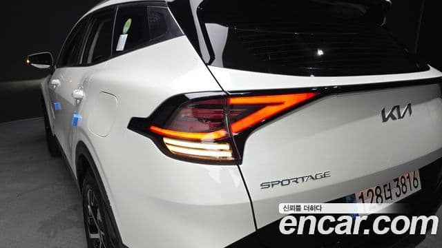 Kia Sportage 2022 — Şəkil 25/32