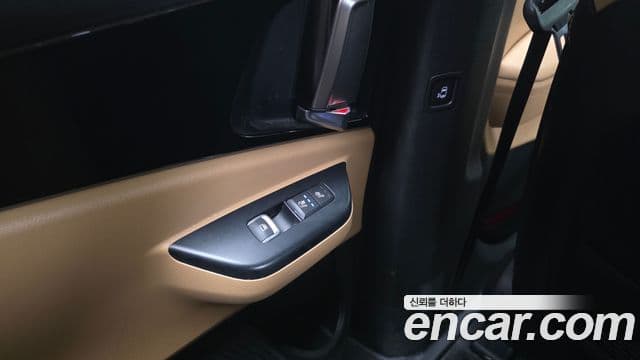 Kia Carnival 2021 — Фото 19/20