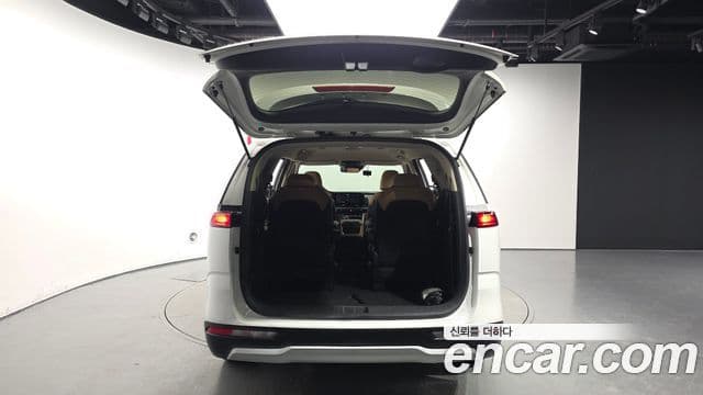 Kia Carnival 2021 — Фото 20/20