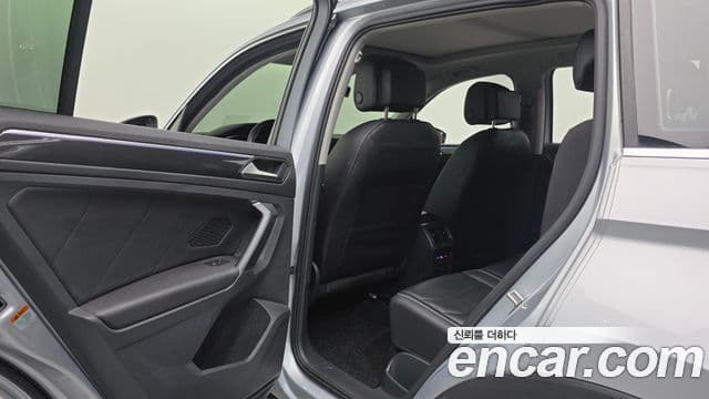 Volkswagen Tiguan 2022 — Şəkil 15/20