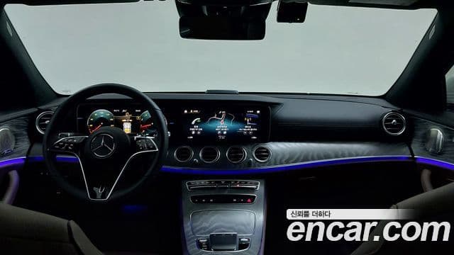 Mercedes-Benz E-Class 2023 — ფოტო 10/18