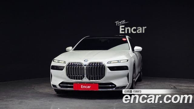 BMW 7 Series 2022 — Photo 15/34