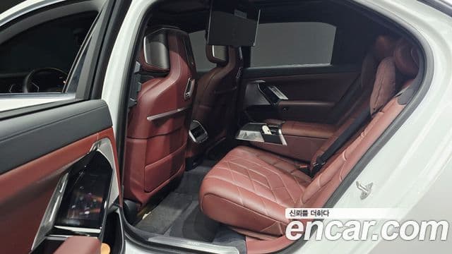 BMW 7 Series 2022 — ფოტო 11/20