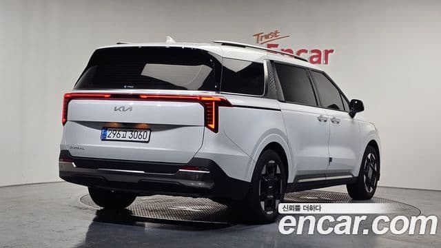 Kia Carnival 2024 — ფოტო 2/20