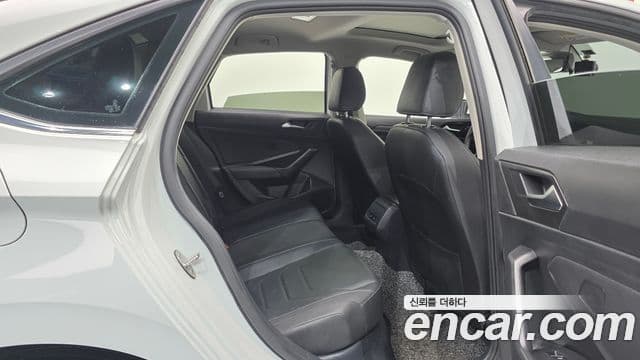 Volkswagen Jetta 2021 — Şəkil 18/20