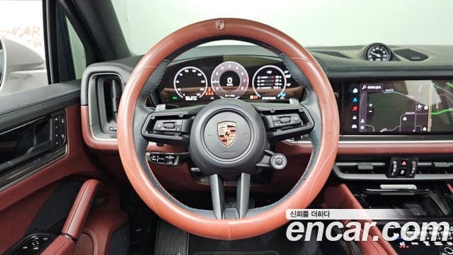 Porsche Cayenne 2024 — ფოტო 13/20