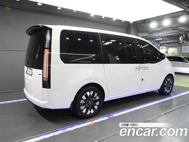 Hyundai Staria 2024 — фото 4 из 20
