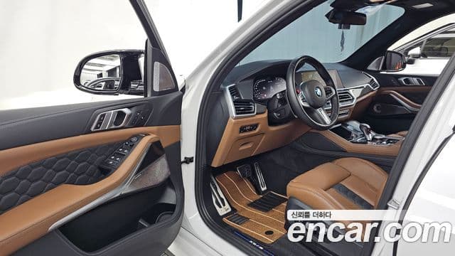 BMW X5M 2021 — Photo 28/36