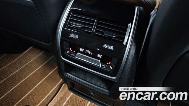 BMW X5M 2021 — Photo 22/36