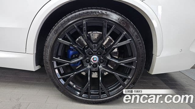 BMW X5M 2021 — Photo 32/36