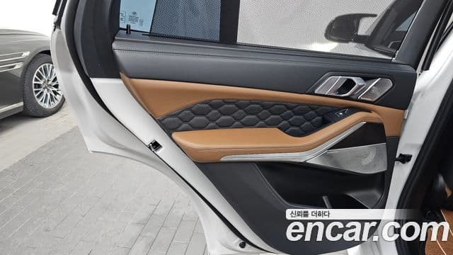 BMW X5M 2021 — Photo 19/36